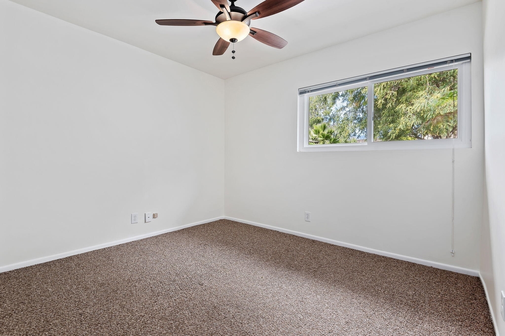 1111 Crestline - Photo 12