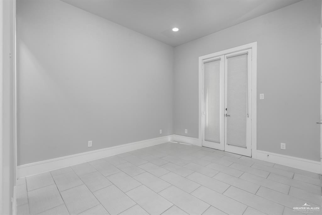2213 Pease Street - Photo 29