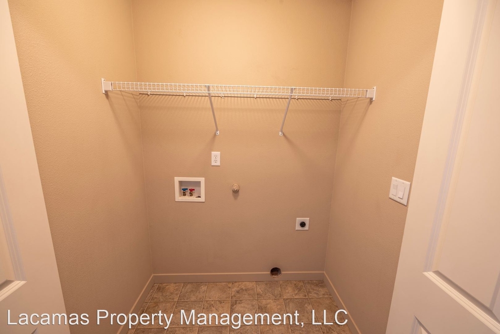 8025 Ne 62nd Cir. - Photo 13