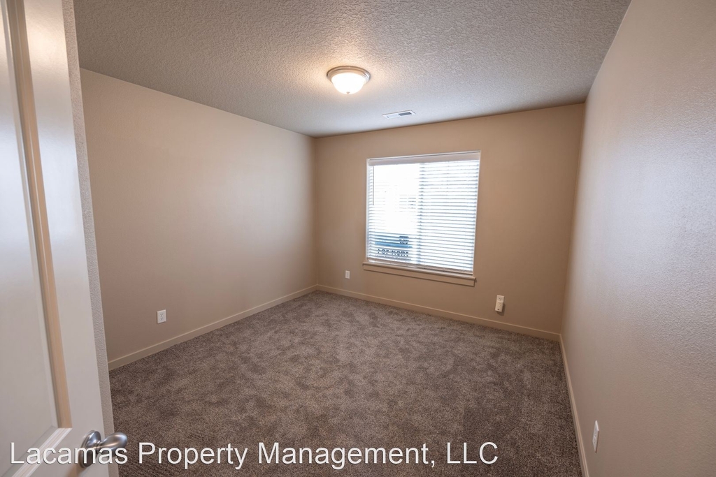 8025 Ne 62nd Cir. - Photo 11