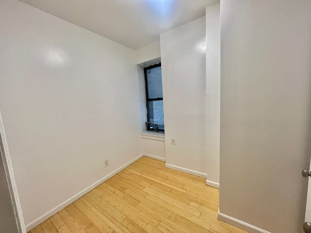 974 Saint Nicholas Ave - Photo 4