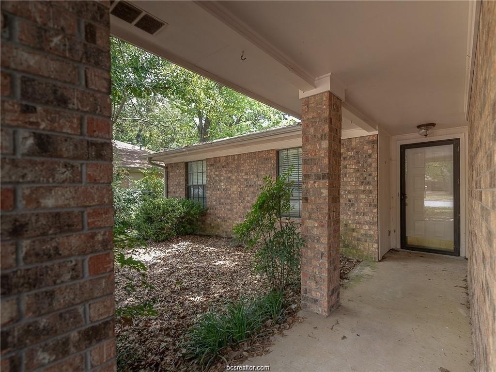 1112 Austin - Photo 1