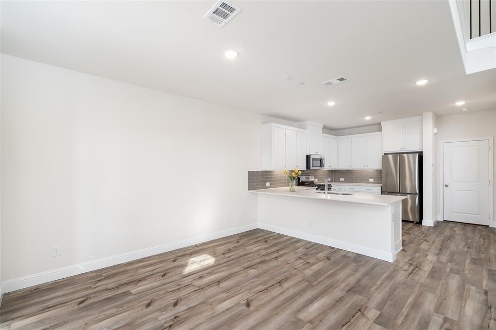 8720 Samara Street - Photo 4