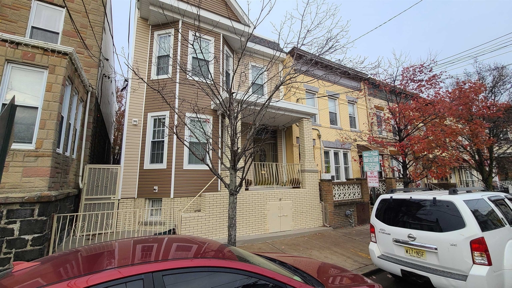 318 14th St - Photo 23