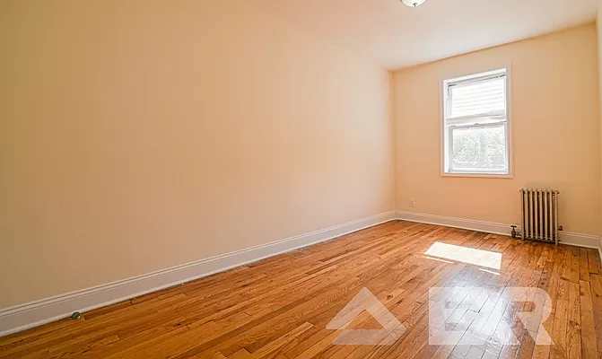 305 Clarkson Avenue - Photo 2