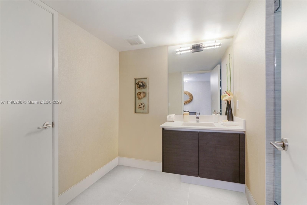 300 Sunny Isles Blvd - Photo 3