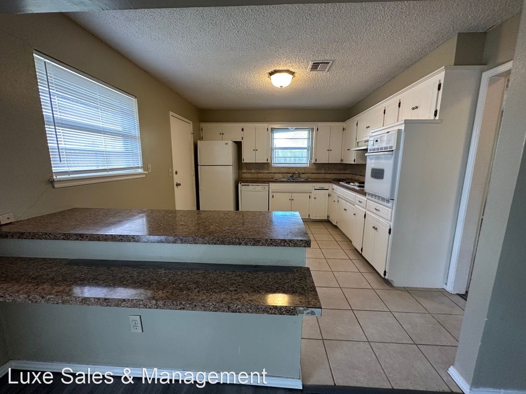 621 N Lotus Avenue - Photo 15