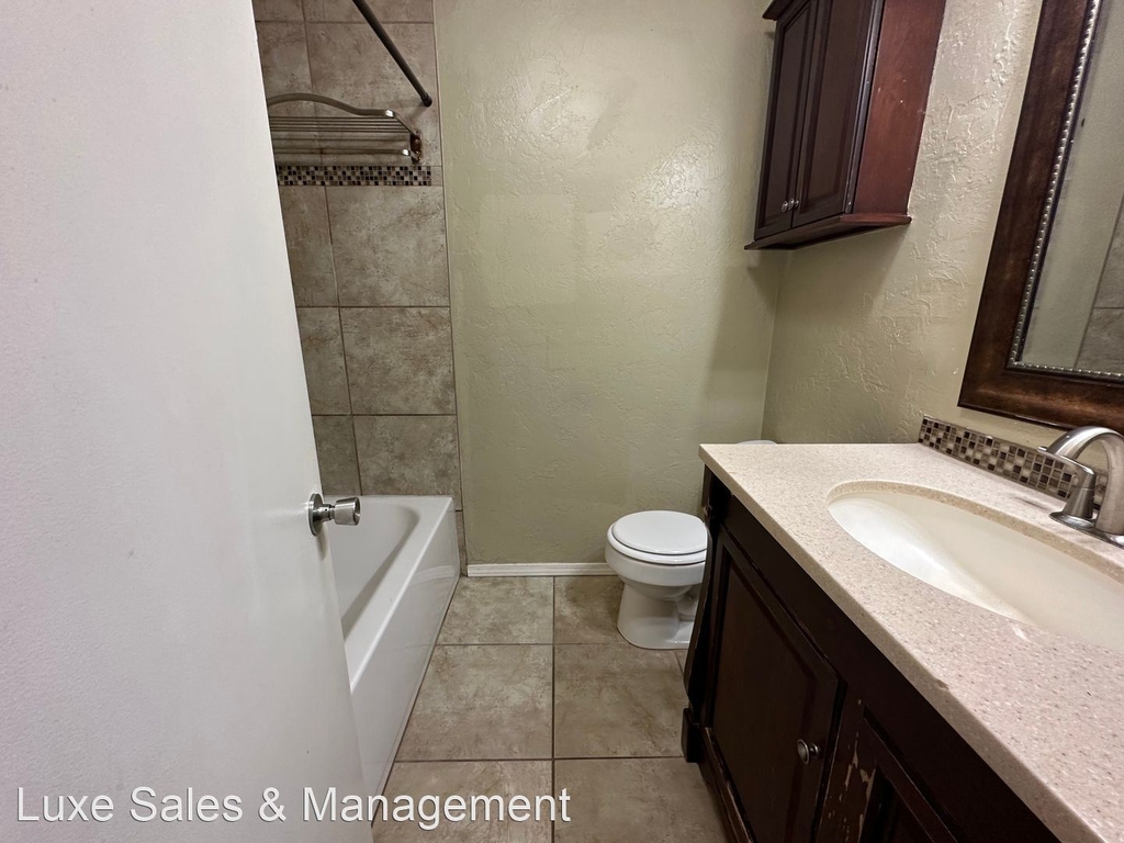 621 N Lotus Avenue - Photo 23