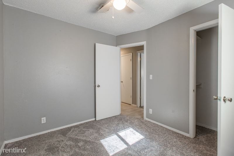 405 Rock Pl - Photo 4