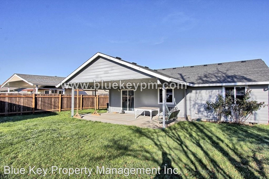 13417 Ne 77th Street - Photo 2