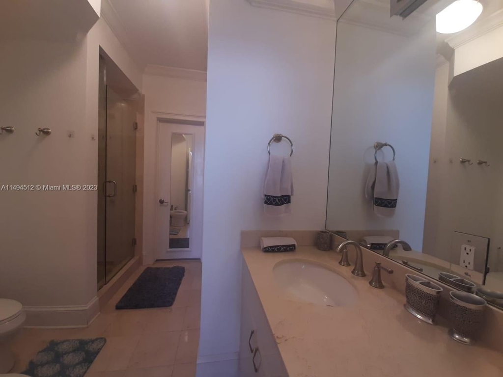 6365 Collins Ave - Photo 13