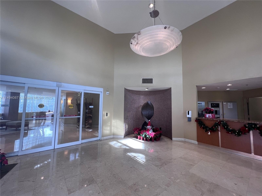 6767 Collins Ave - Photo 14