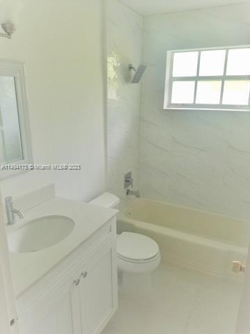 1425 Ne 56th St - Photo 10