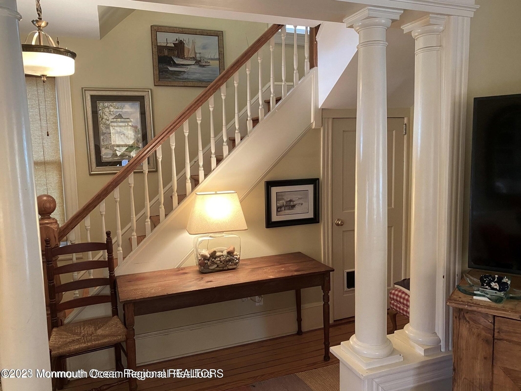 148 Franklin Avenue - Photo 2