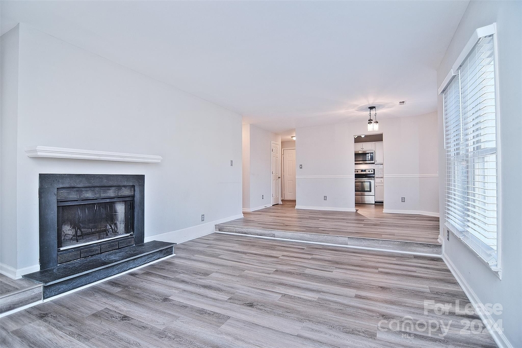 2715 Selwyn Avenue - Photo 8