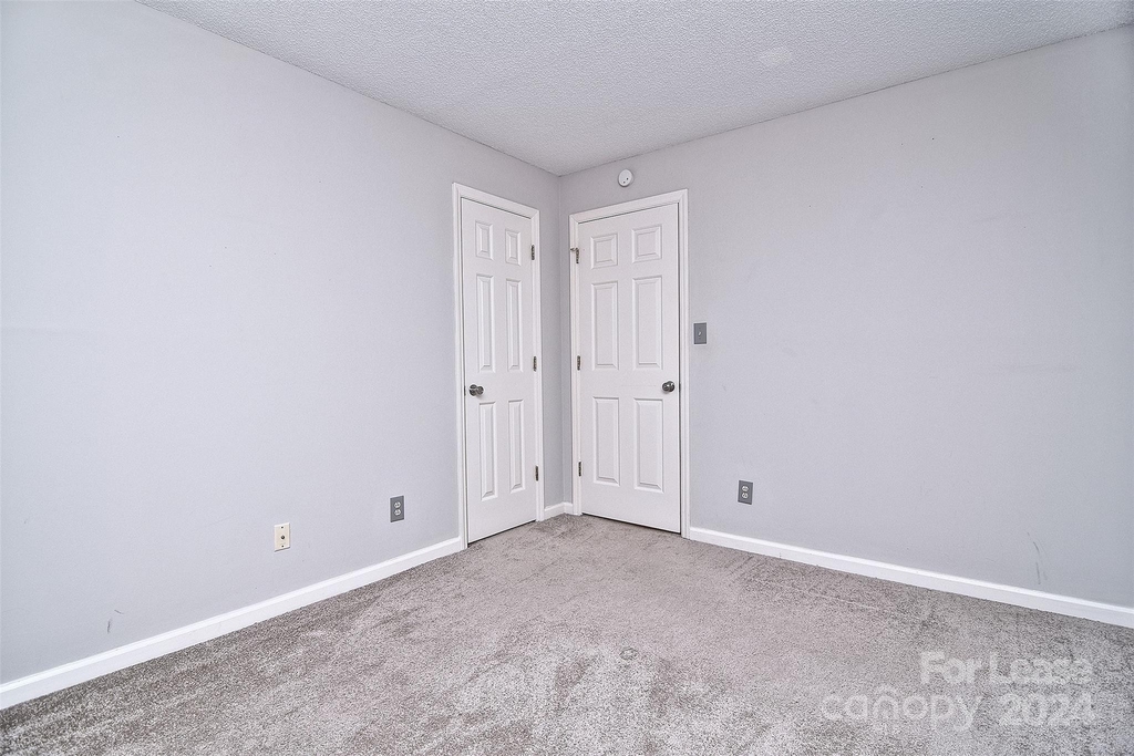 2715 Selwyn Avenue - Photo 26