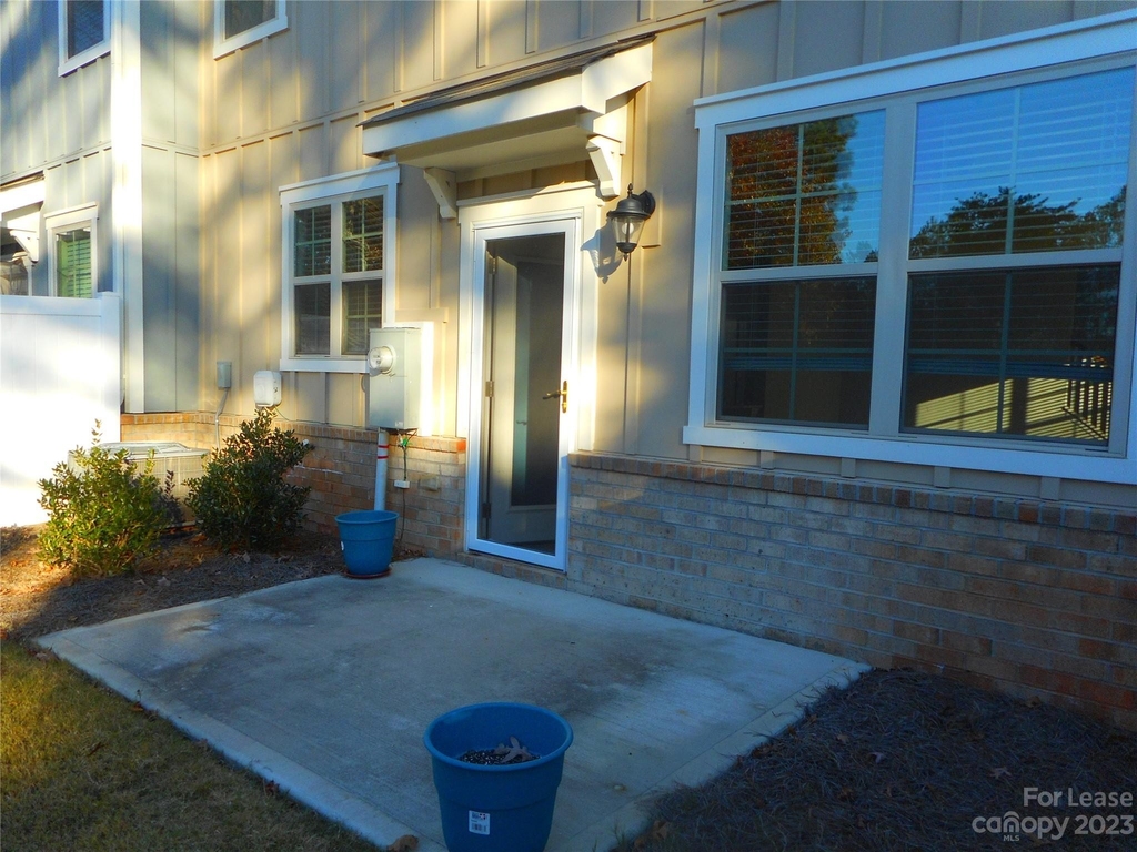 3007 Glenn Hope Way - Photo 4