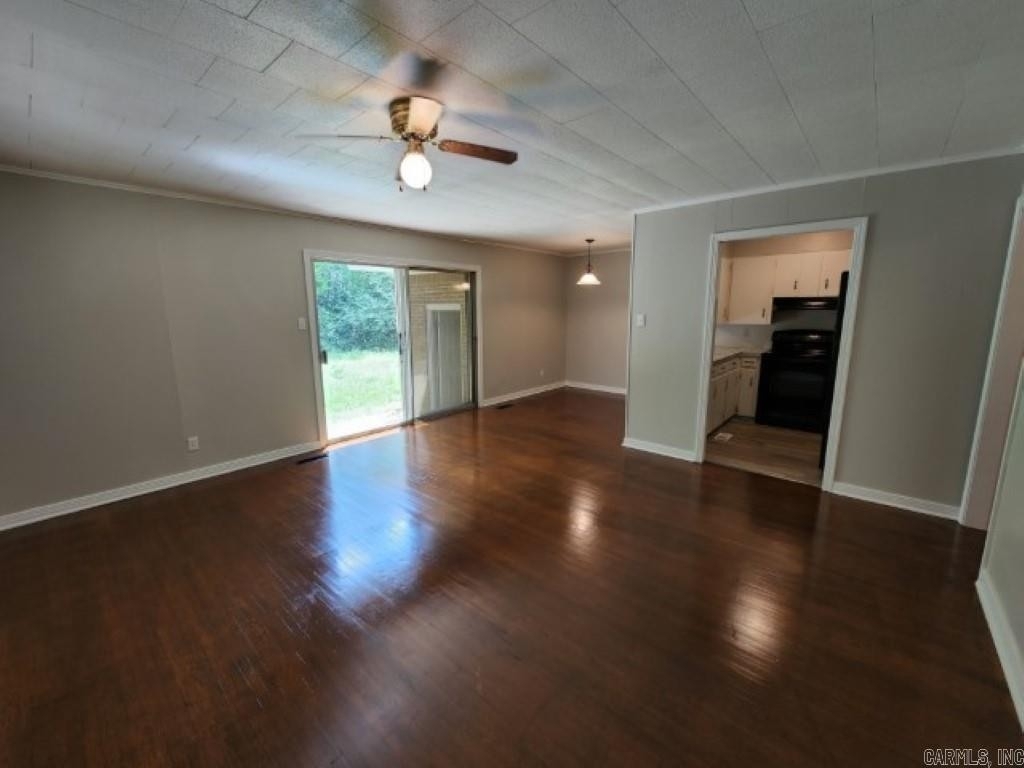 110 Valley View - Photo 1