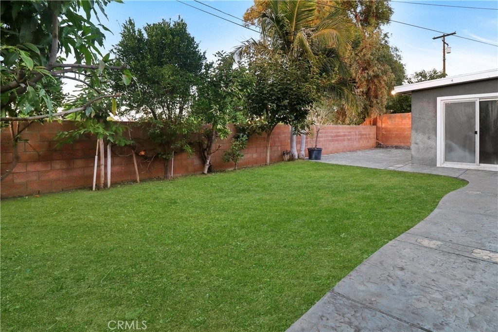 8513 San Vicente Avenue - Photo 7