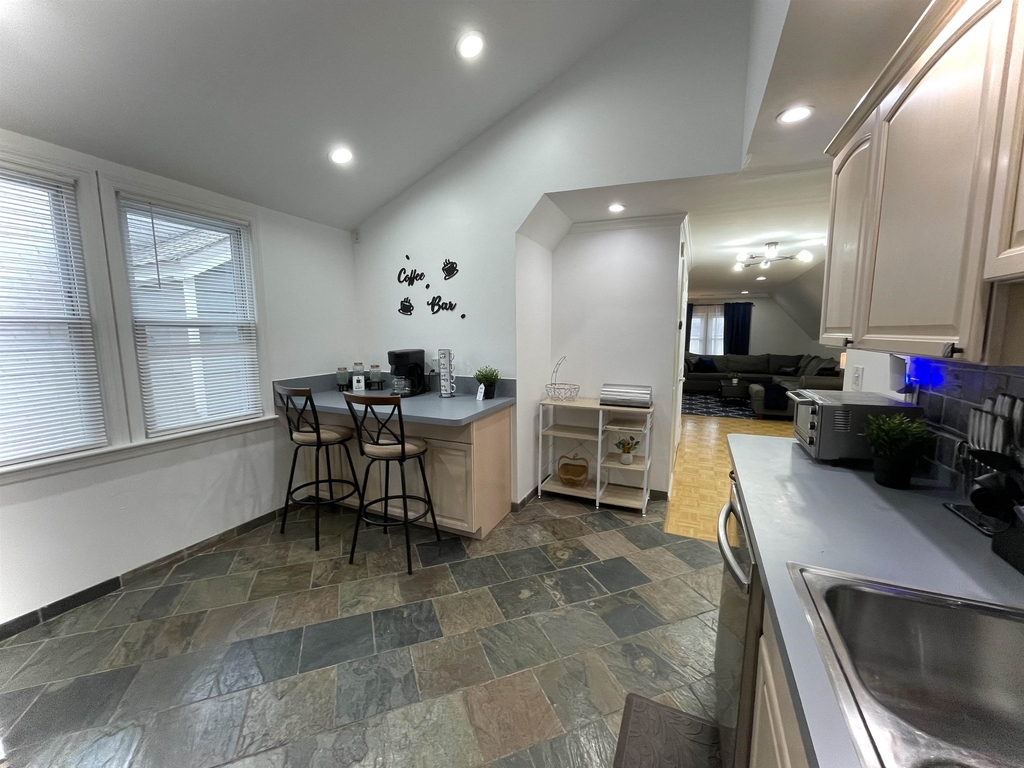 135 West 30th St - Photo 10