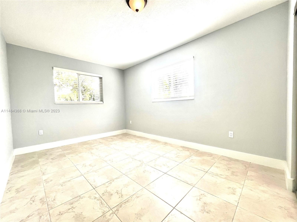 8500 Sw 87th Ave - Photo 14