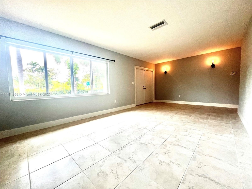 8500 Sw 87th Ave - Photo 3
