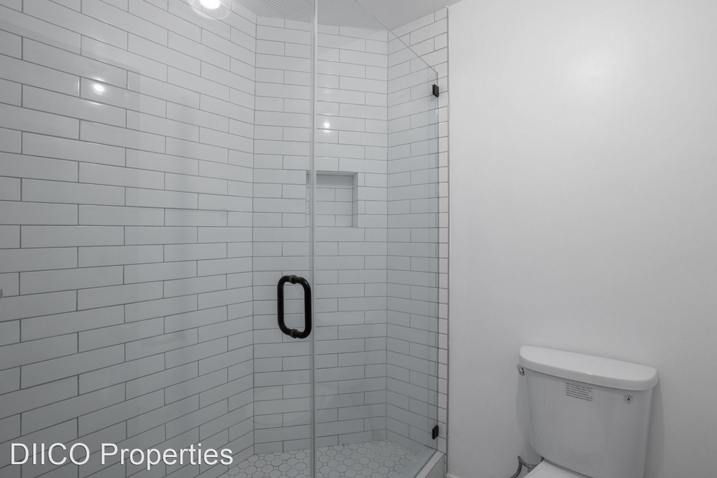 1811 Tamarind Ave - Photo 3