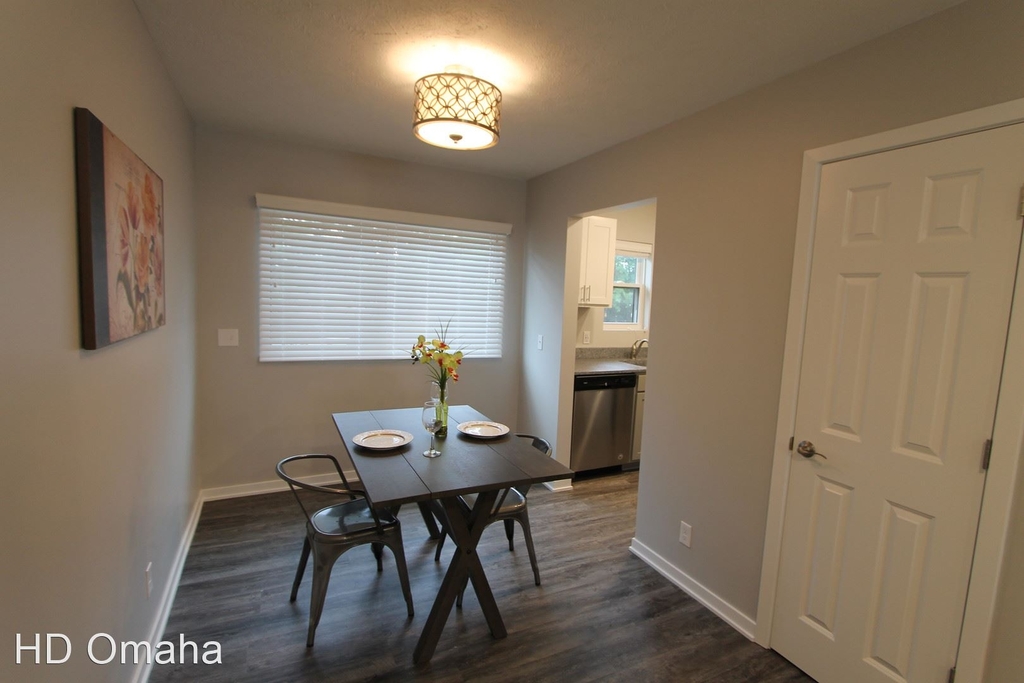 7312 South 81st Street - Photo 2