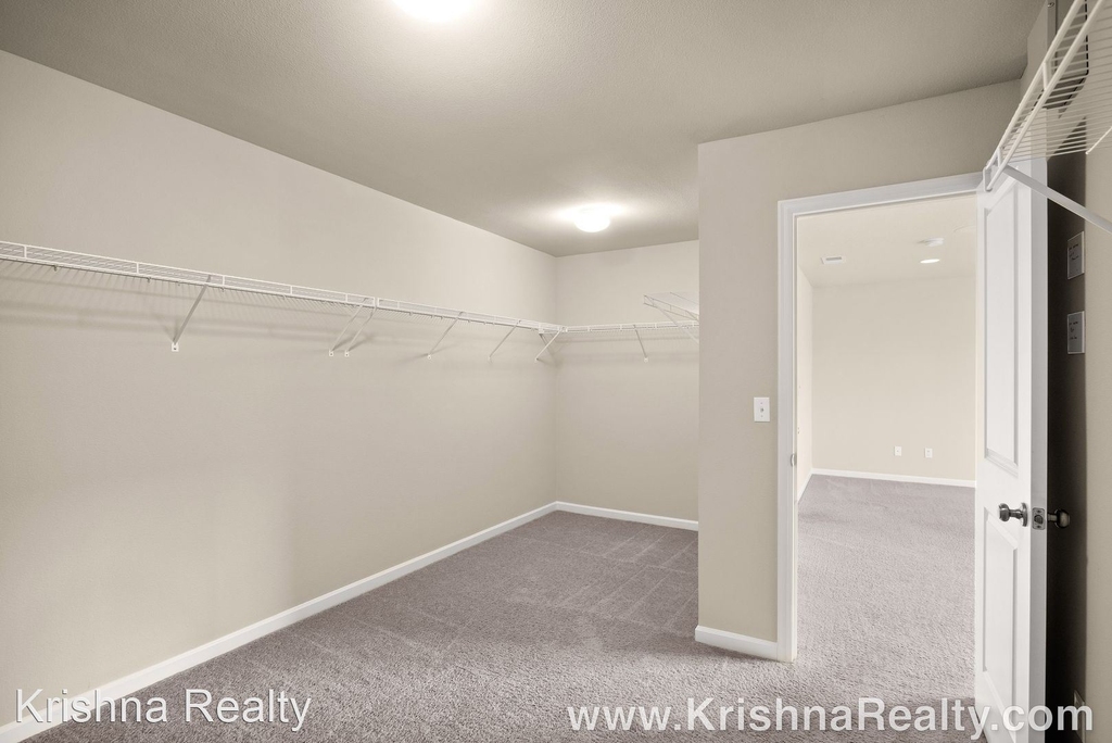 7191 Nw 167th Avenue - Photo 20