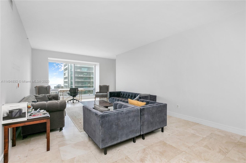 1425 Brickell Ave - Photo 13