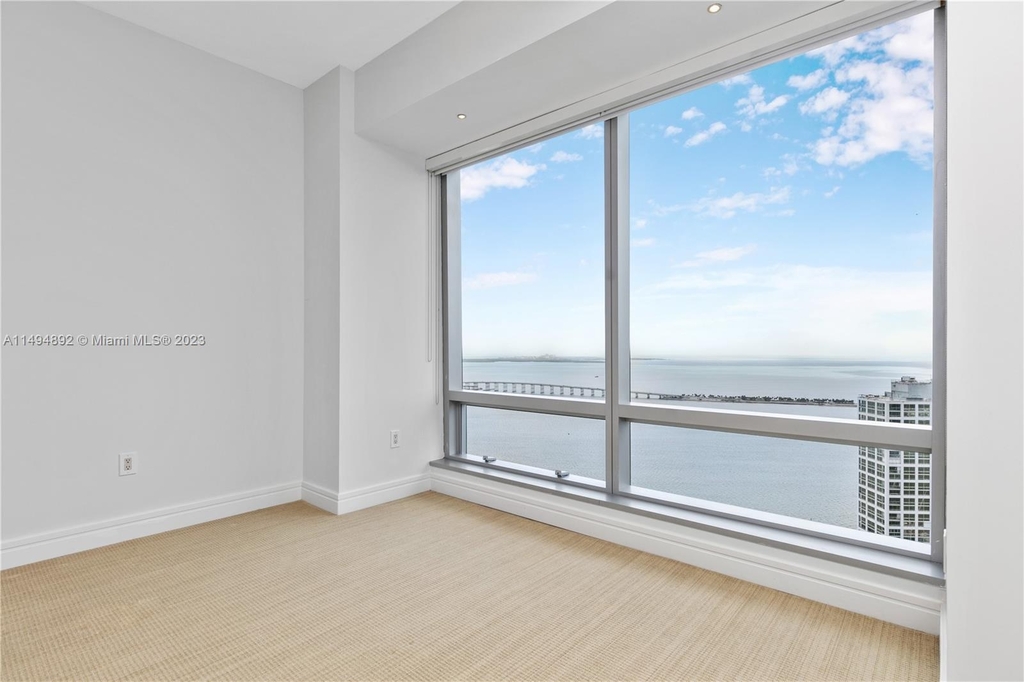 1425 Brickell Ave - Photo 8