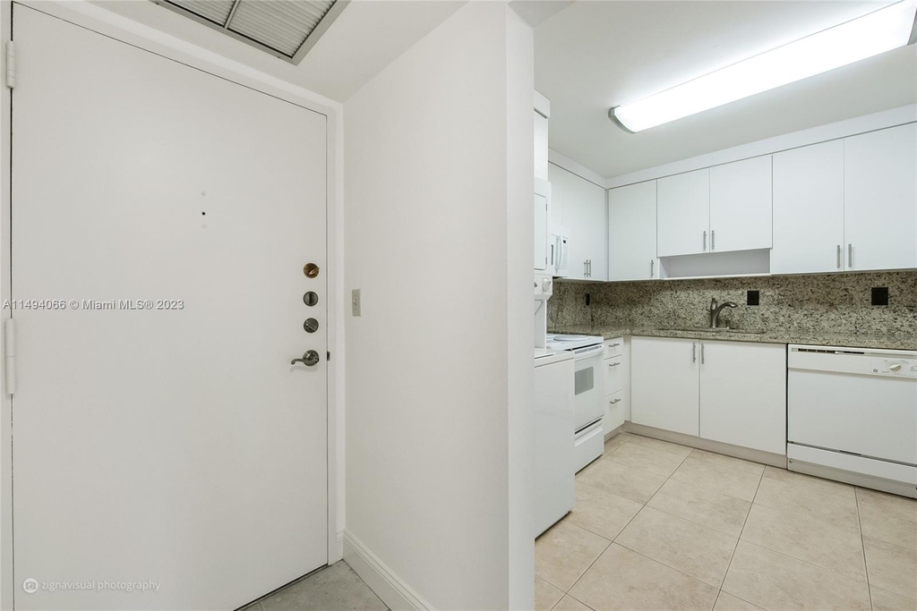 1901 Brickell Ave - Photo 1