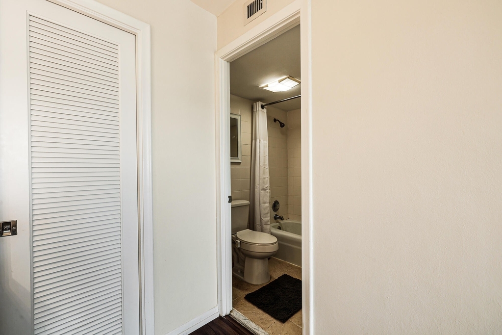 6 Royal Palm Way - Photo 21