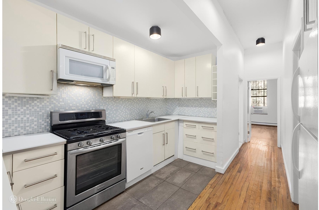 125 W 95th St - Photo 5