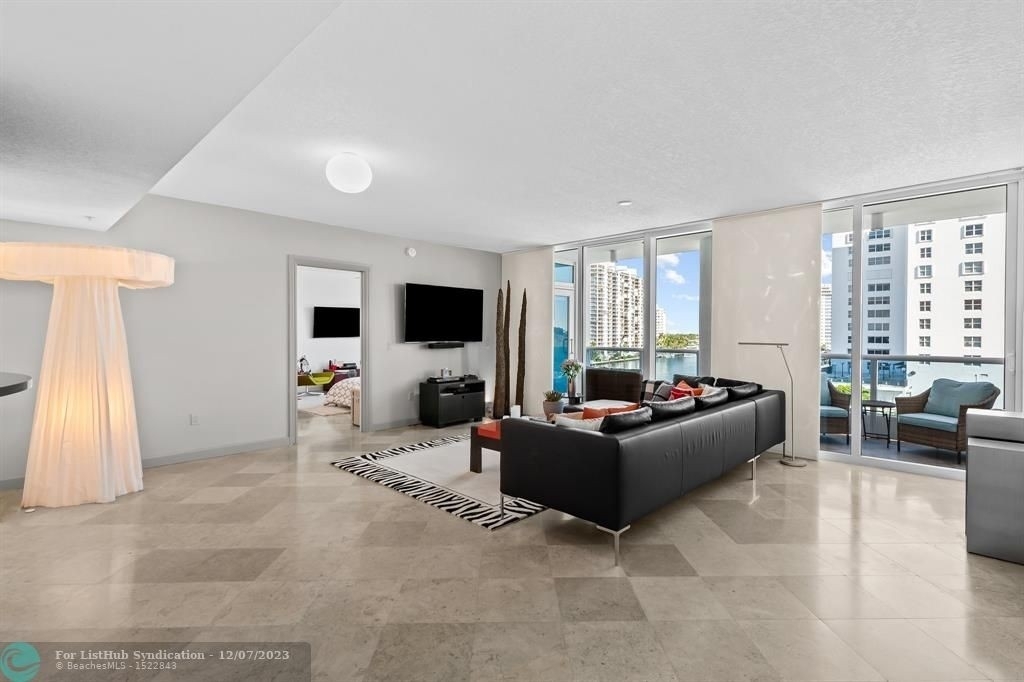 715 Bayshore Drive - Photo 3