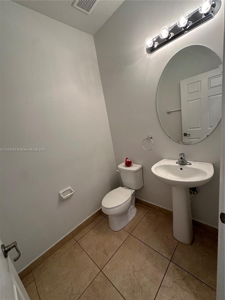 9234 W 34th Ct - Photo 8