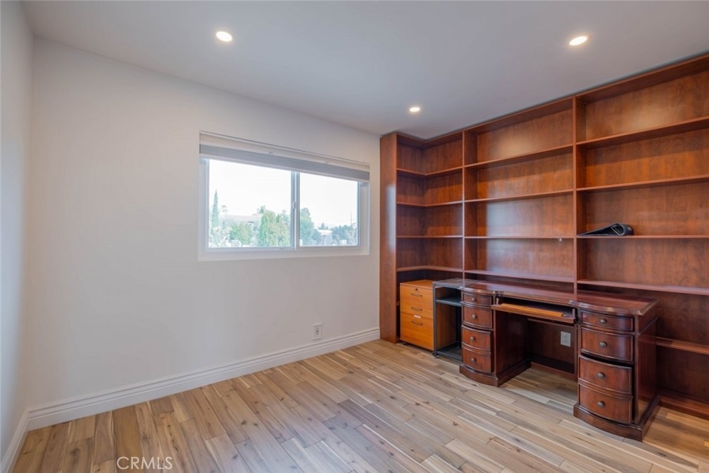 8435 Columbus Avenue - Photo 22