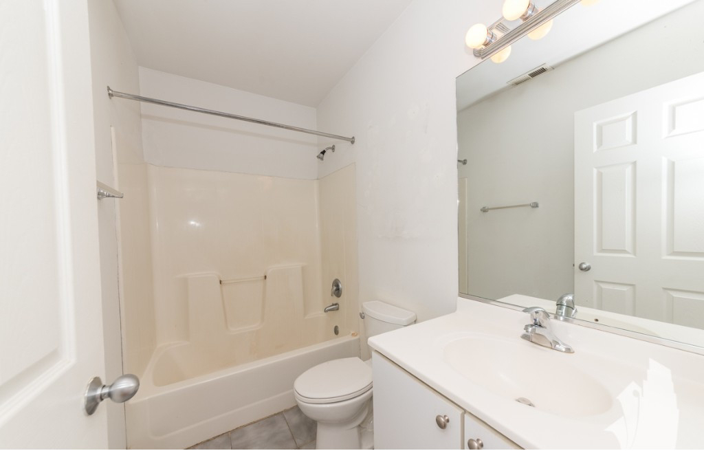 1022 North Damen Avenue - Photo 8