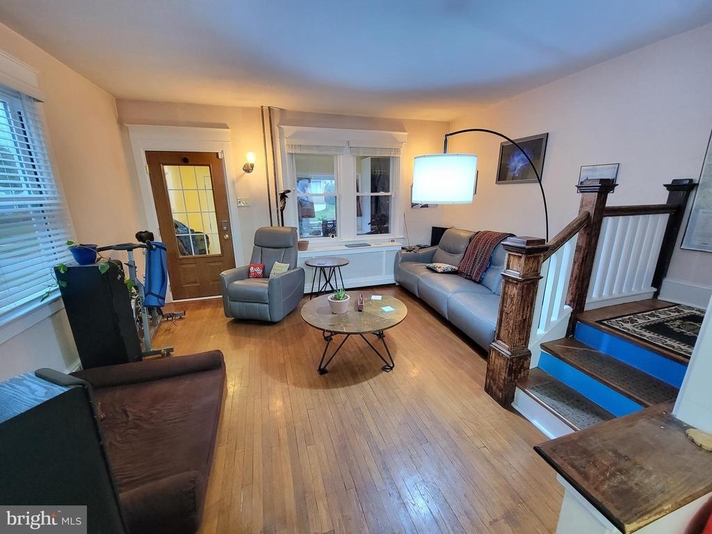 526 Delaware Ave - Photo 3