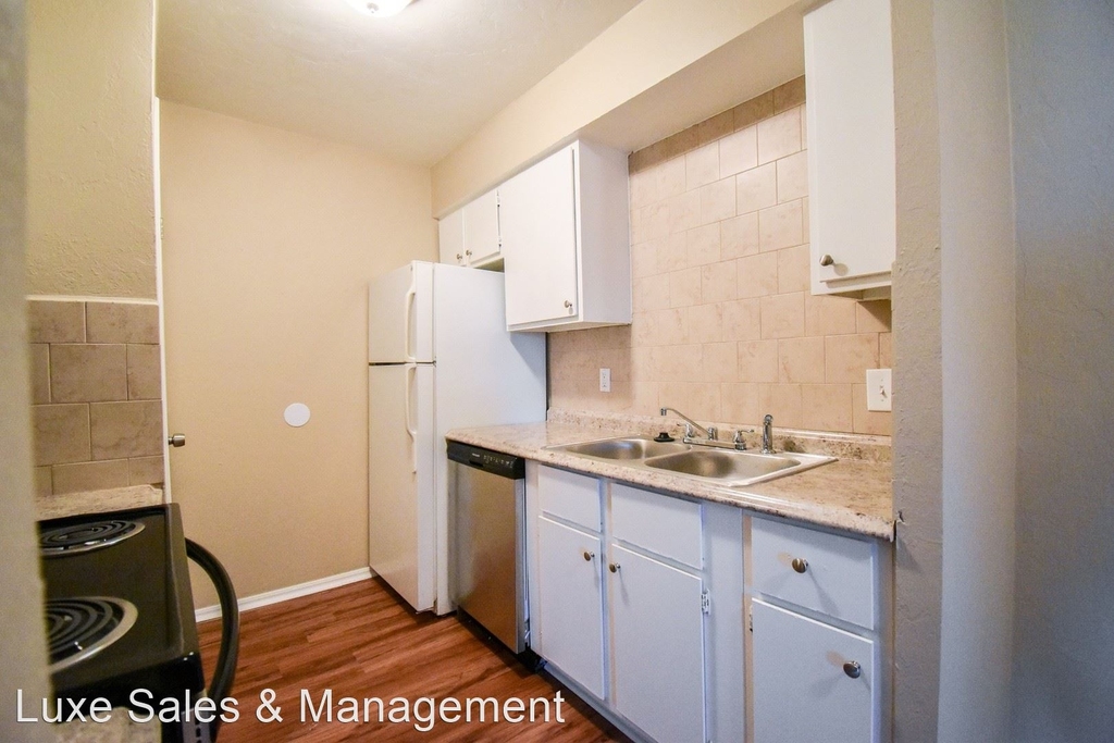 6030 Nw Expressway Unit C - Photo 6