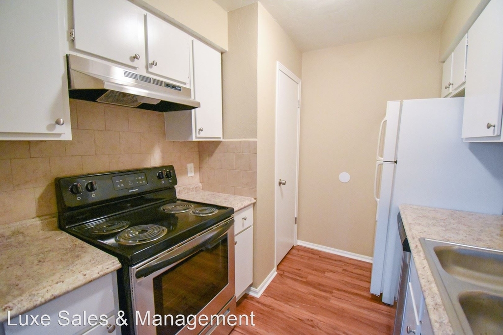 6030 Nw Expressway Unit C - Photo 4