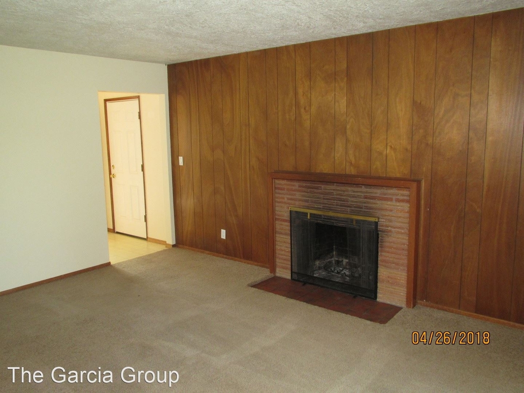 4505 Se Fieldcrest Drive - Photo 2