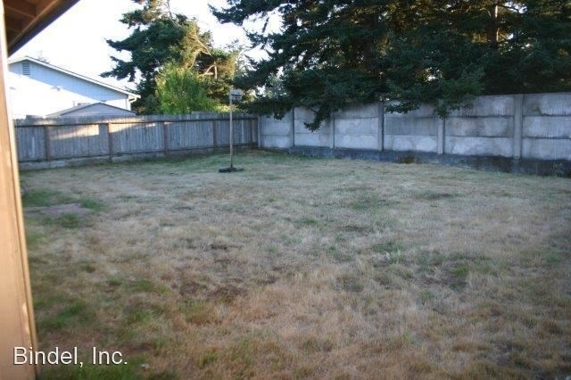 2440 Thiel Ave - Photo 3