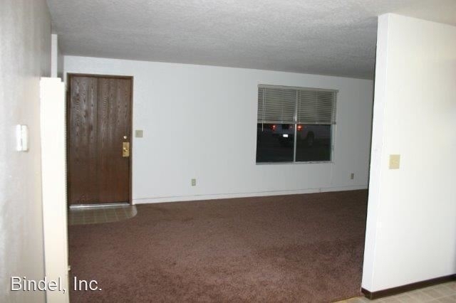 2440 Thiel Ave - Photo 8