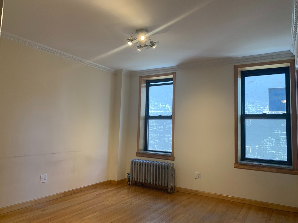 400 East 12th Street - Photo 7