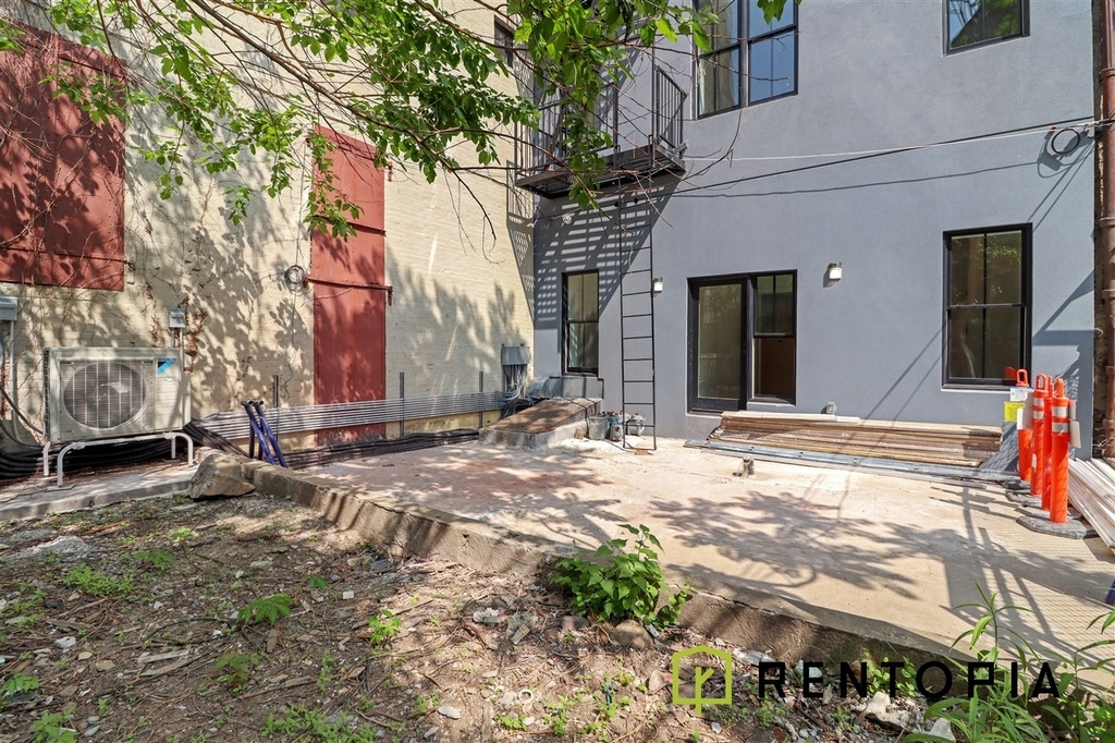 754 Grand Street - Photo 5