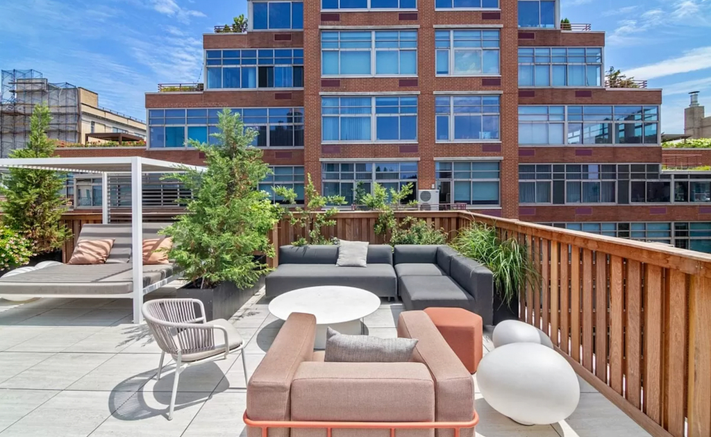 110 Horatio Street - Photo 3