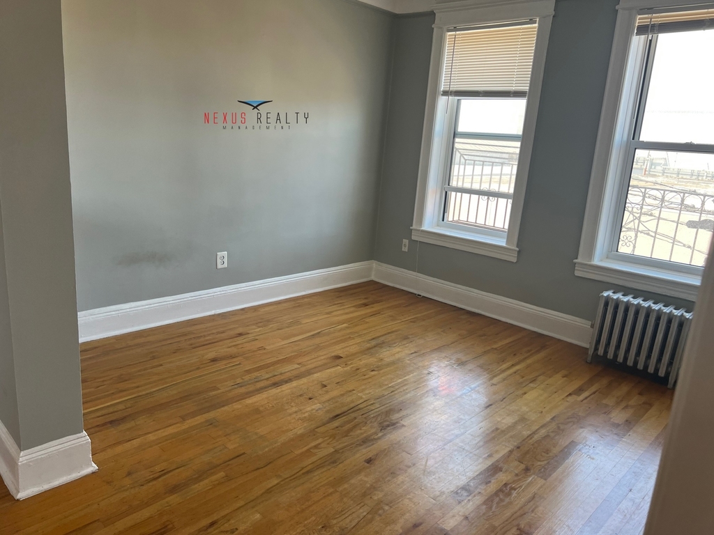 37-11 9th Street - Photo 4