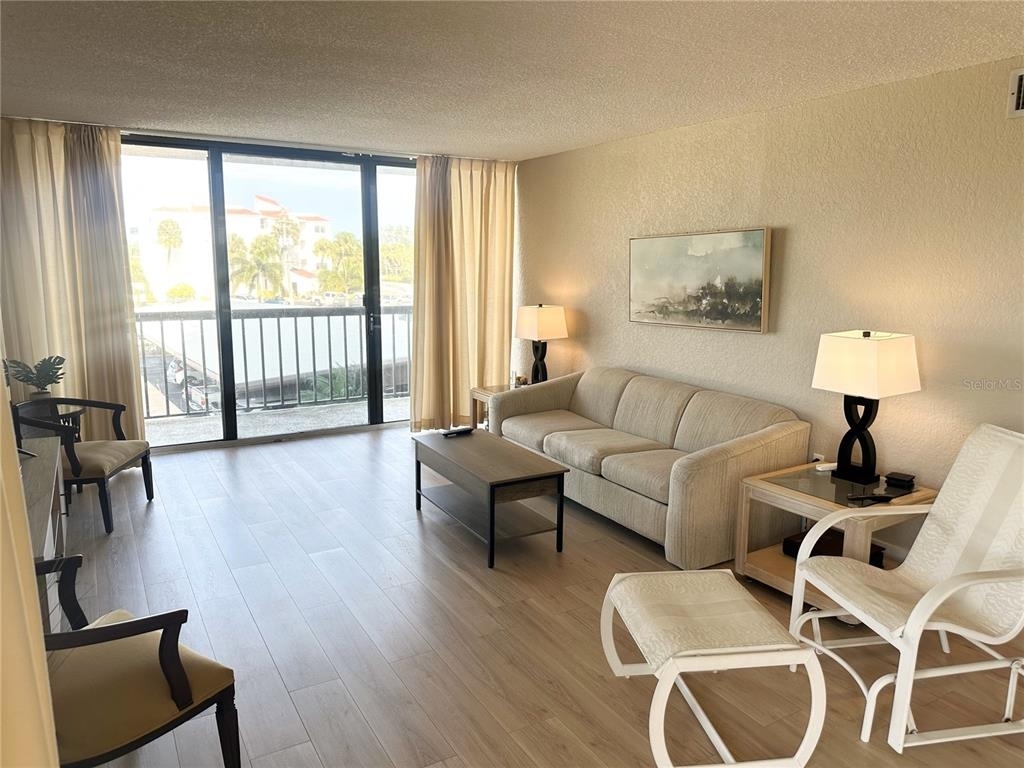 400 Island Way - Photo 9