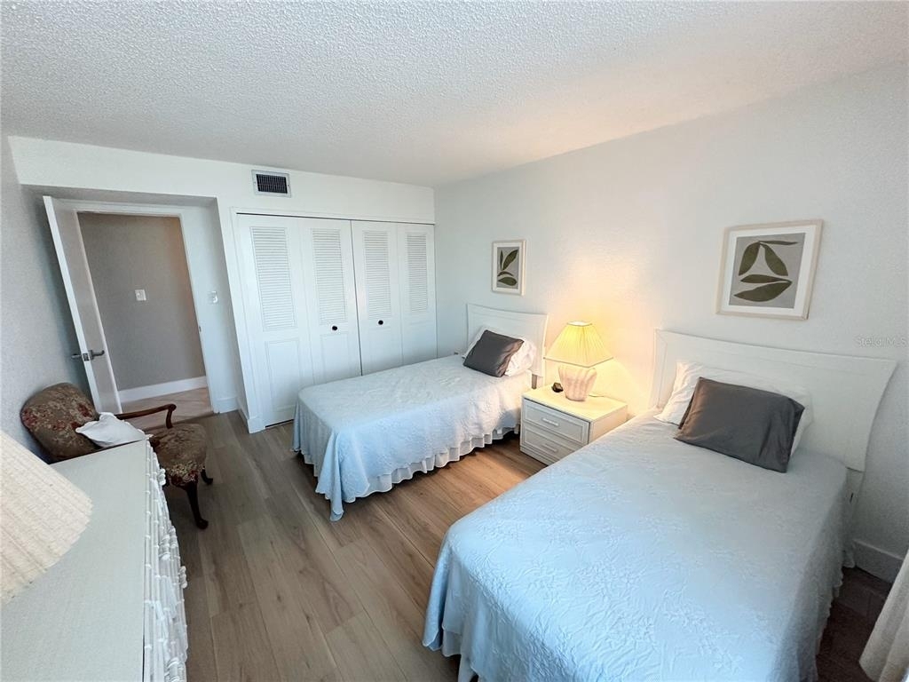 400 Island Way - Photo 15